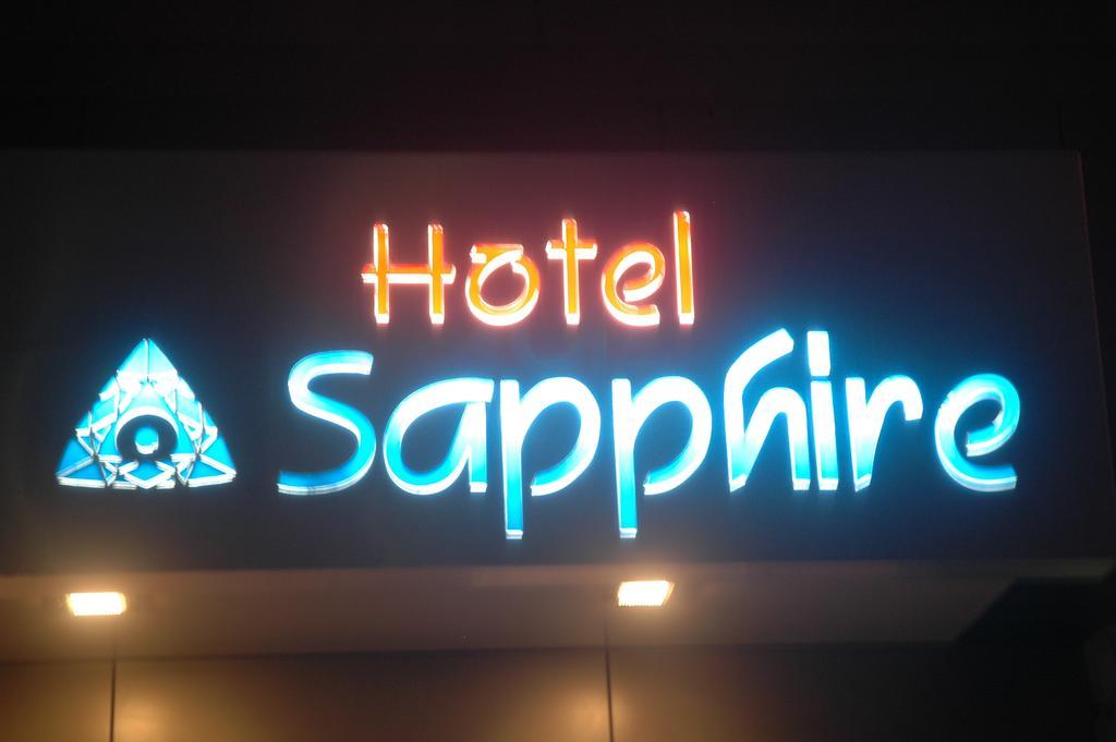 Hotel Sapphire Junagadh Buitenkant foto