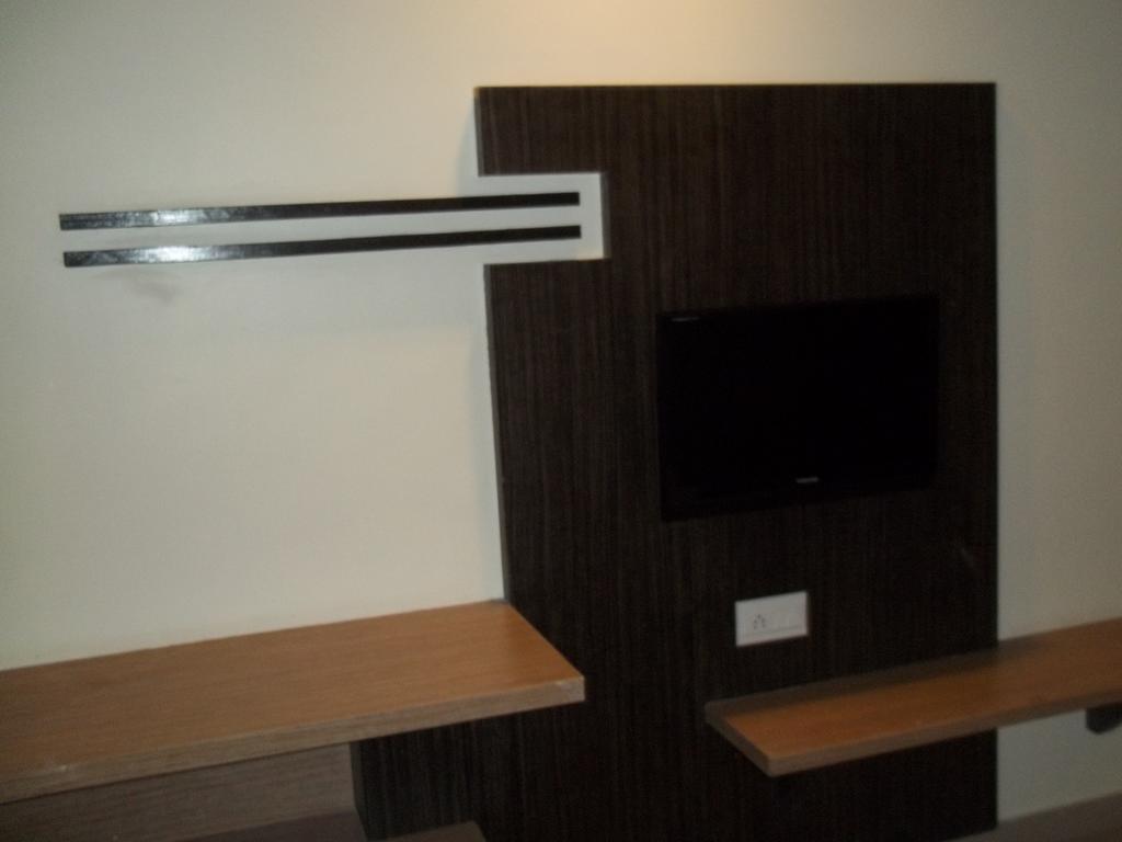 Hotel Sapphire Junagadh Buitenkant foto