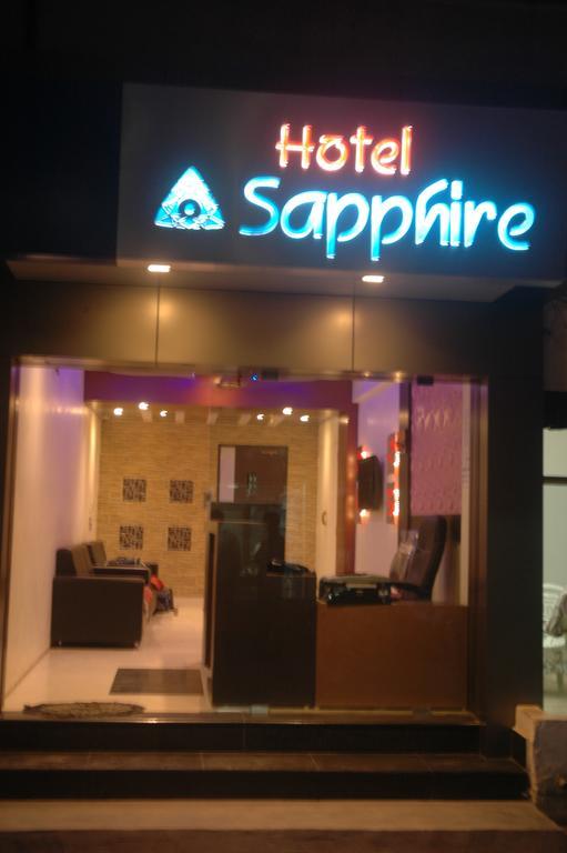 Hotel Sapphire Junagadh Buitenkant foto